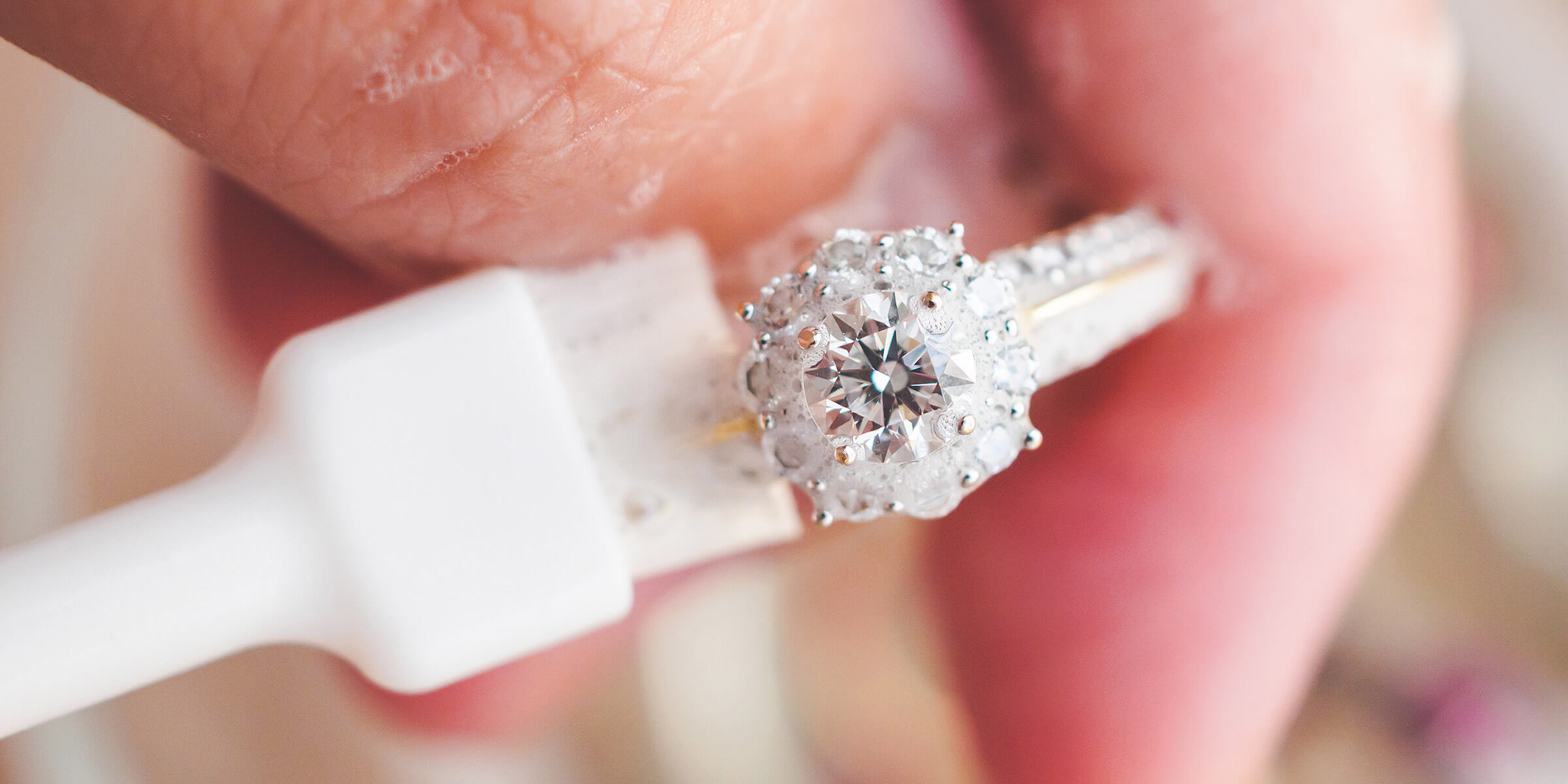 How to clean store my diamond ring